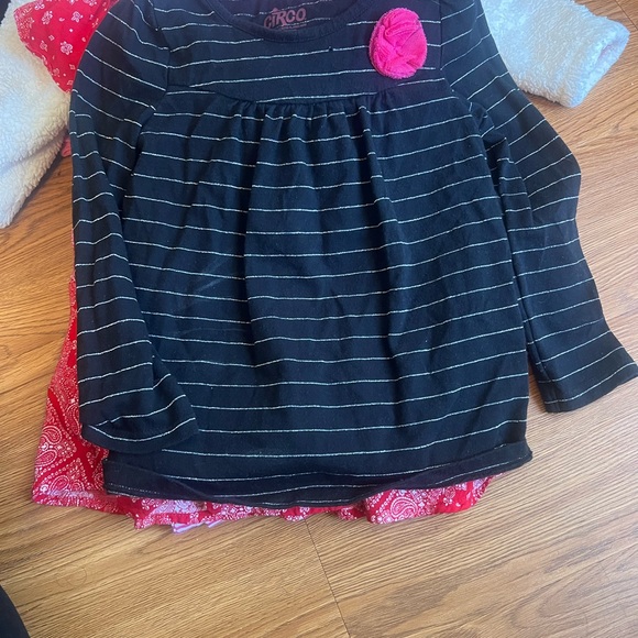 Miscellaneous clothes ranging from 4t to 6 - Picture 6 of 6